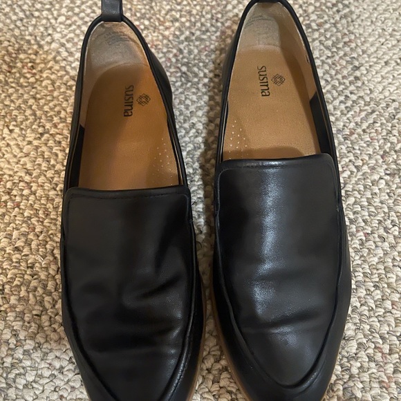 Black womens flats size 8! Great condition - Picture 3 of 4